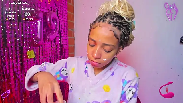 yumi hanna online show from September 29, 9:41 pm