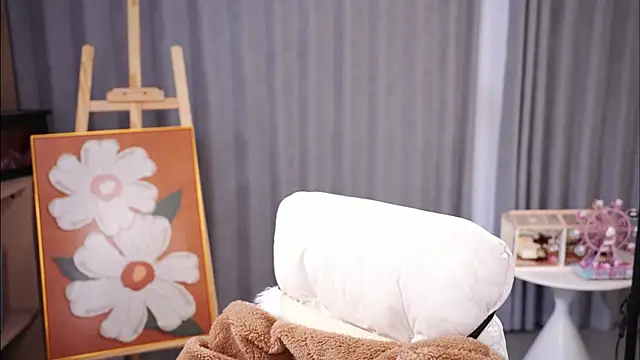 Snapshot of karina0703 chatting on December 17, 9:37 am karina0703 online show from December 17, 9:37 am