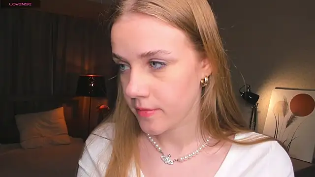 OdellaFrake online show from September 12, 8:09 pm