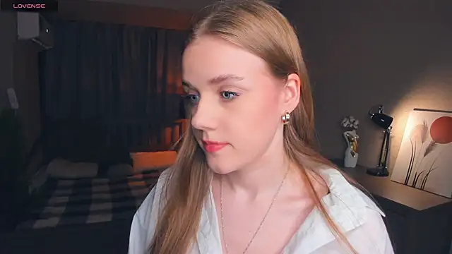 OdellaFrake online show from September 18, 7:16 pm