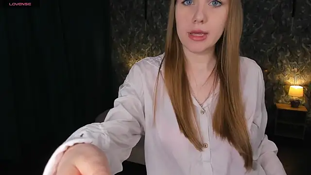 OdellaFrake online show from November 17, 8:36 pm