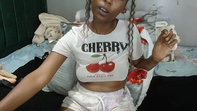 Snapshot of blueyXxX chatting on September 20, 1:56 pm blueyXxX online show from September 20, 1:56 pm