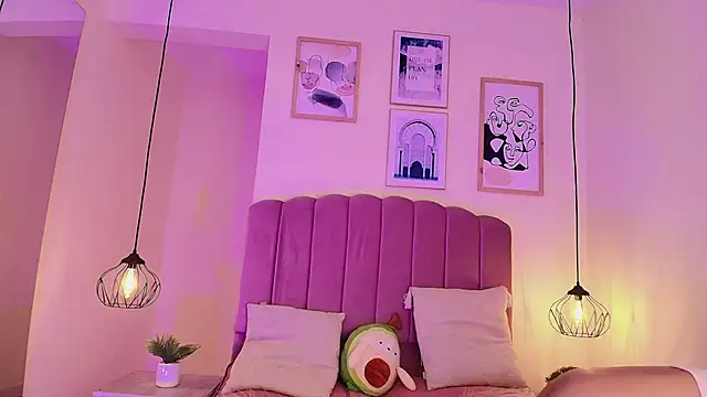 Isabelgh  online show from October 7, 3:25 am