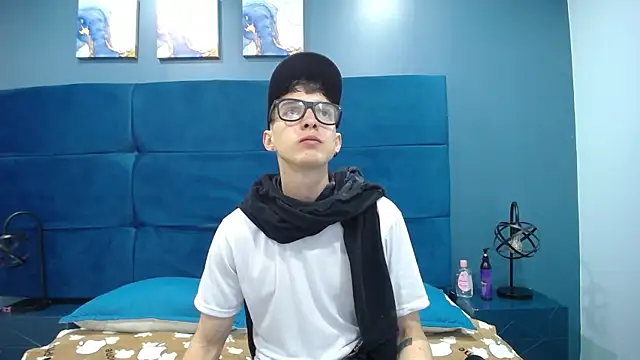 Jheampiiero online show from September 13, 1:33 pm