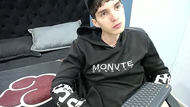 Jheampiiero online show from October 29, 1:57 pm