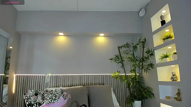 CarolineLee  online show from November 13, 10:41 pm