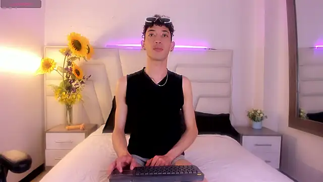 Ashton Myers online show from September 19, 7:58 pm