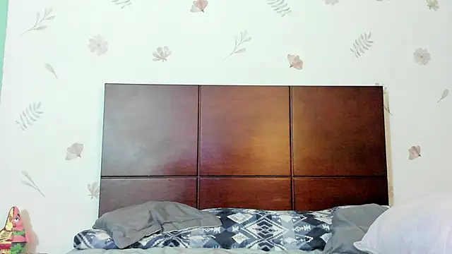 marie pourtoii online show from September 25, 12:25 am