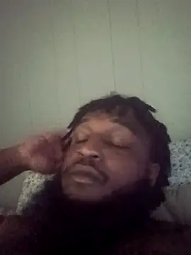 Snapshot of Longthickdick33 chatting on September 25, 9:35 am Longthickdick33 online show from September 25, 9:35 am