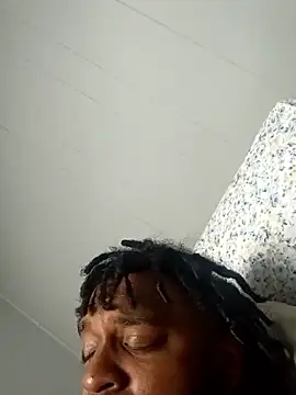 Snapshot of Longthickdick33 chatting on November 11, 8:36 am Longthickdick33 online show from November 11, 8:36 am