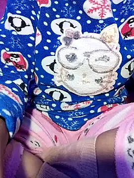 Snapshot of hottiebaba_01 chatting on December 3, 1:42 pm hottiebaba 01 online show from December 3, 1:42 pm