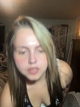 JuicyExxxperience online show from October 28, 11:47 am