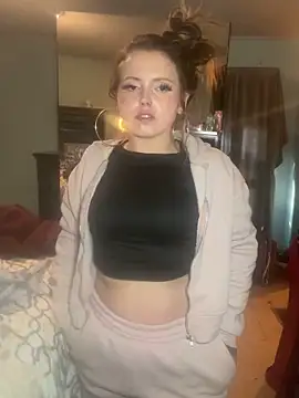 JuicyExxxperience online show from December 1, 2:00 pm