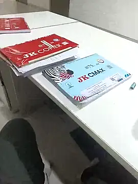 Snapshot of hotboy43339 chatting on September 10, 9:48 pm hotboy43339 online show from September 10, 9:48 pm