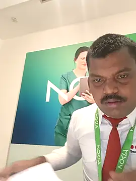 Snapshot of hotboy43339 chatting on October 1, 2:06 am hotboy43339 online show from October 1, 2:06 am