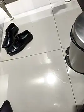 Snapshot of hotboy43339 chatting on October 19, 1:28 am hotboy43339 online show from October 19, 1:28 am