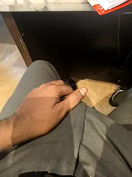 Snapshot of hotboy43339 chatting on November 2, 2:25 am hotboy43339 online show from November 2, 2:25 am