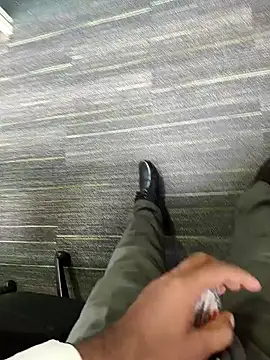 Snapshot of hotboy43339 chatting on November 6, 1:50 am hotboy43339 online show from November 6, 1:50 am