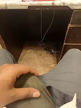 Snapshot of hotboy43339 chatting on November 19, 4:40 pm hotboy43339 online show from November 19, 4:40 pm