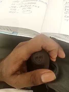 Snapshot of hotboy43339 chatting on November 28, 4:48 am hotboy43339 online show from November 28, 4:48 am