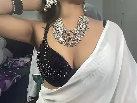 Snapshot of MonVilain01 chatting on December 14, 1:00 am MonVilain01 online show from December 14, 1:00 am