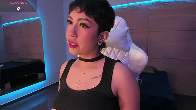 ZahaRose online show from September 13, 6:18 pm