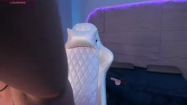 ZahaRose online show from September 29, 11:20 pm