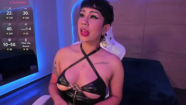 ZahaRose online show from October 18, 4:37 am