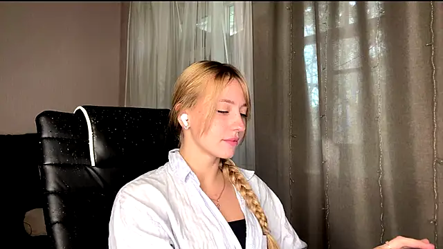 Jetta Corsacami online show from September 18, 7:43 am