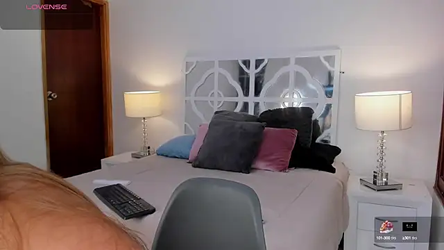 MikaelaStone online show from October 16, 12:28 pm