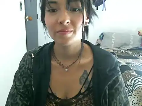 Thalia 220 online show from September 8, 9:03 pm