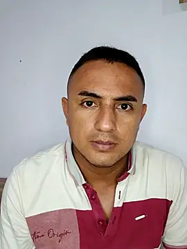 Snapshot of Geral_Yeraldyn09 chatting on September 18, 1:18 am Geral Yeraldyn09 online show from September 18, 1:18 am