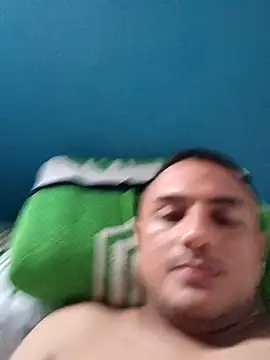 Snapshot of Geral_Yeraldyn09 chatting on September 20, 9:38 pm Geral Yeraldyn09 online show from September 20, 9:38 pm