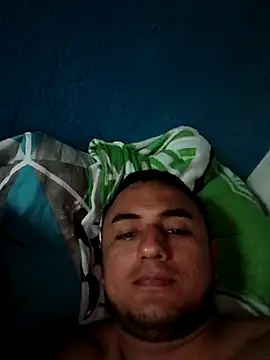 Snapshot of Geral_Yeraldyn09 chatting on September 27, 11:32 pm Geral Yeraldyn09 online show from September 27, 11:32 pm