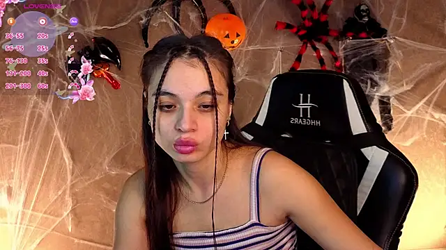 Leila Hefner online show from November 4, 2:43 am