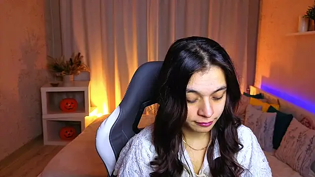 Leila Hefner online show from November 15, 2:53 am