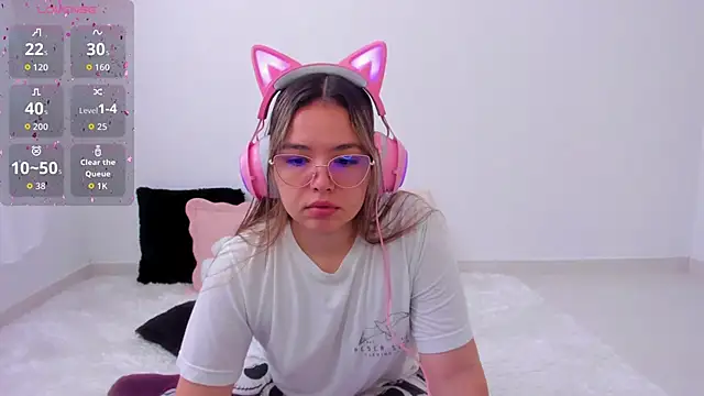 Alana Banana  online show from November 4, 1:43 pm