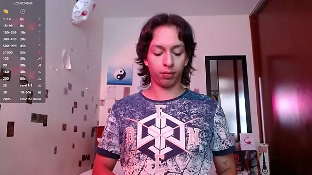 DannyPhantom555 online show from October 25, 1:18 pm