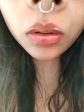 Hott Muskan online show from November 20, 8:47 am