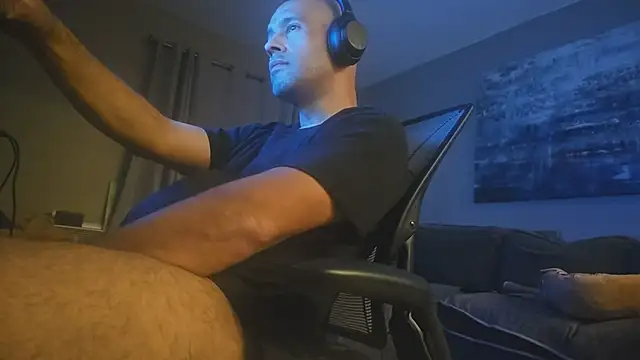 Snapshot of LeeCox chatting on December 22, 7:54 am LeeCox online show from December 22, 7:54 am