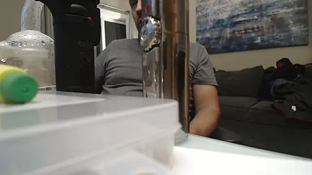 Snapshot of LeeCox chatting on March 19, 6:35 am LeeCox online show from March 19, 6:35 am