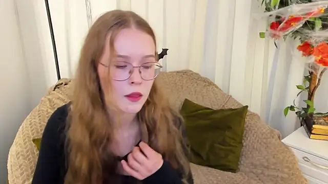 Snapshot of MandyMils chatting on October 25, 2:46 pm MandyMils online show from October 25, 2:46 pm