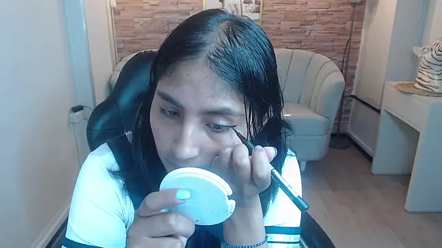 Snapshot of Gumball_b chatting on September 14, 12:59 pm Gumball b online show from September 14, 12:59 pm