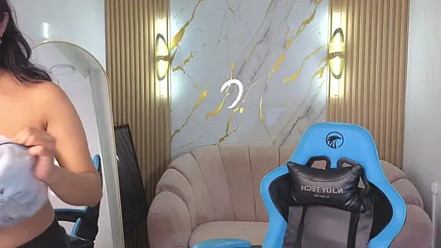 Snapshot of Gumball_b chatting on October 16, 3:29 am Gumball b online show from October 16, 3:29 am