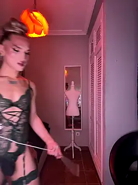 lacattiva online show from September 10, 9:15 pm