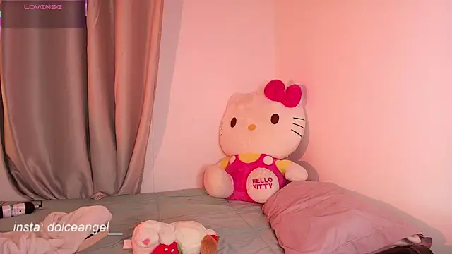 dulceangel   online show from October 2, 2:40 am