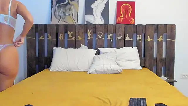 Snapshot of Ava_Carterr chatting on September 10, 4:01 am Ava Carterr online show from September 10, 4:01 am