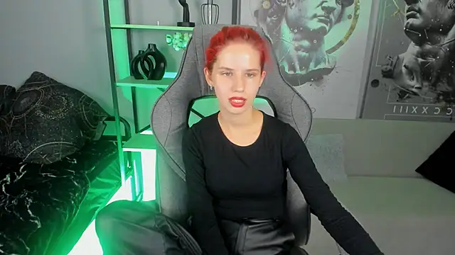 NitaNihil online show from October 18, 8:09 pm