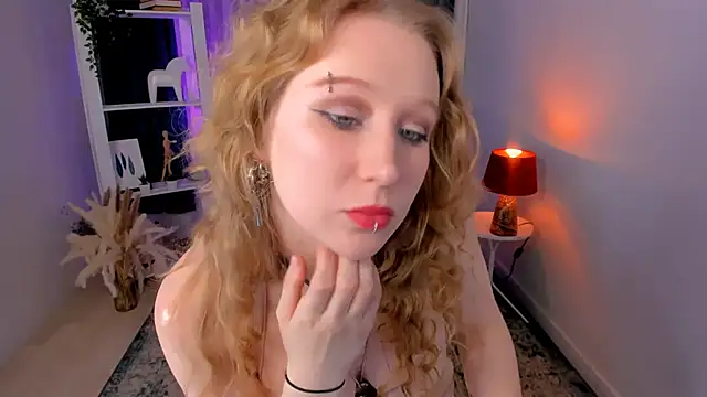 Snapshot of Astra_mluse chatting on November 21, 11:20 am Astra mluse online show from November 21, 11:20 am