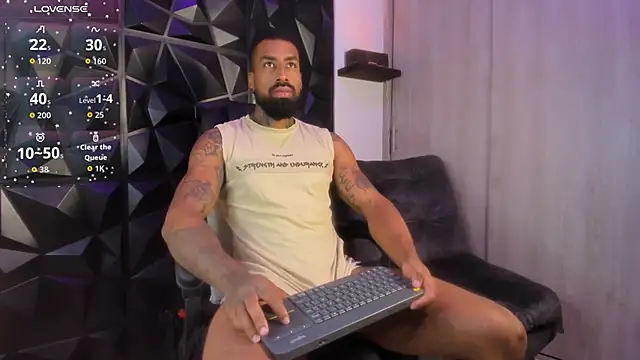 Snapshot of OstinDaniels chatting on September 11, 10:32 pm OstinDaniels online show from September 11, 10:32 pm